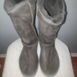 UGGS Women Boots